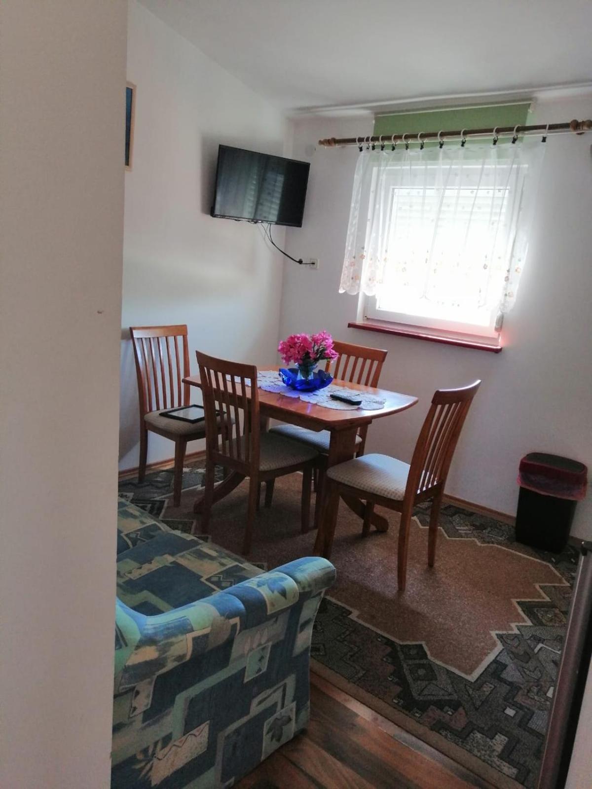 Apartmani Trupeljak Mandre Exterior photo