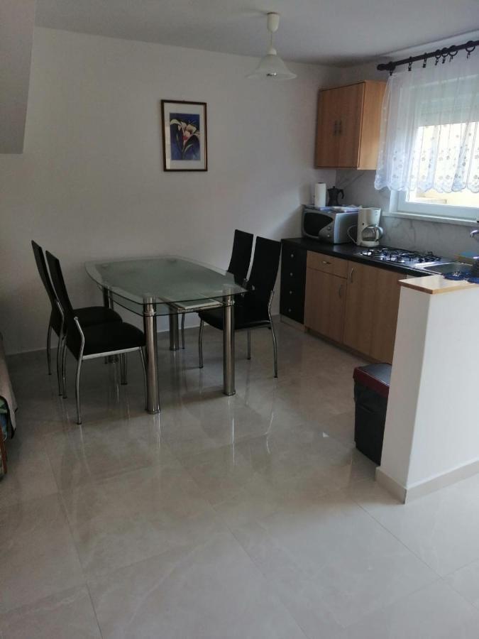 Apartmani Trupeljak Mandre Exterior photo